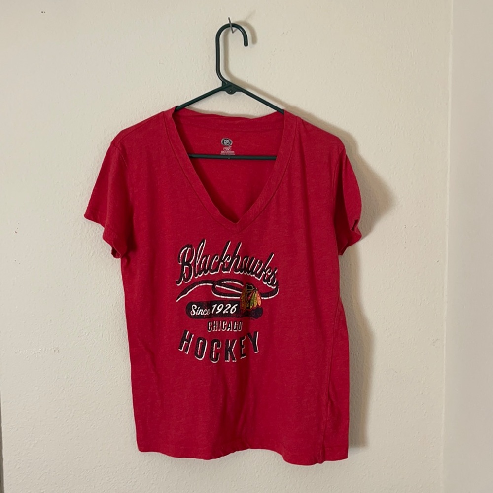 Woman’s NHL Blackhawks Shirt XL